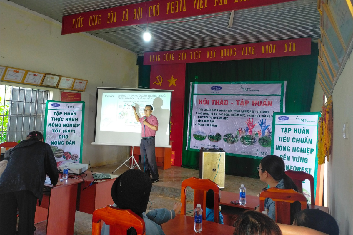 Ngày 11 tháng 7 tập huấn nông dân Nam Hà, Lâm Hà